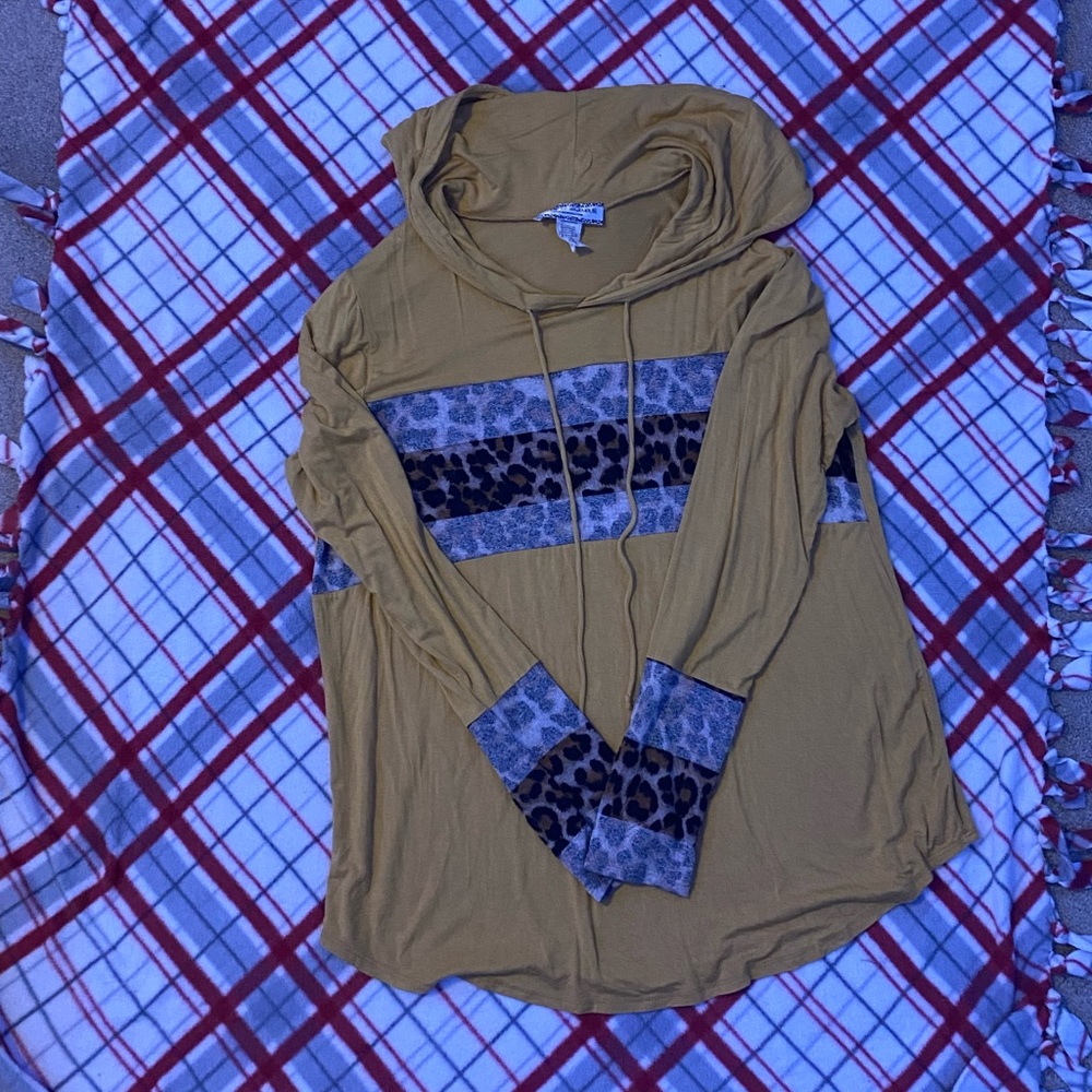 Giddy Up Glamour Long sleeve hooded shirt